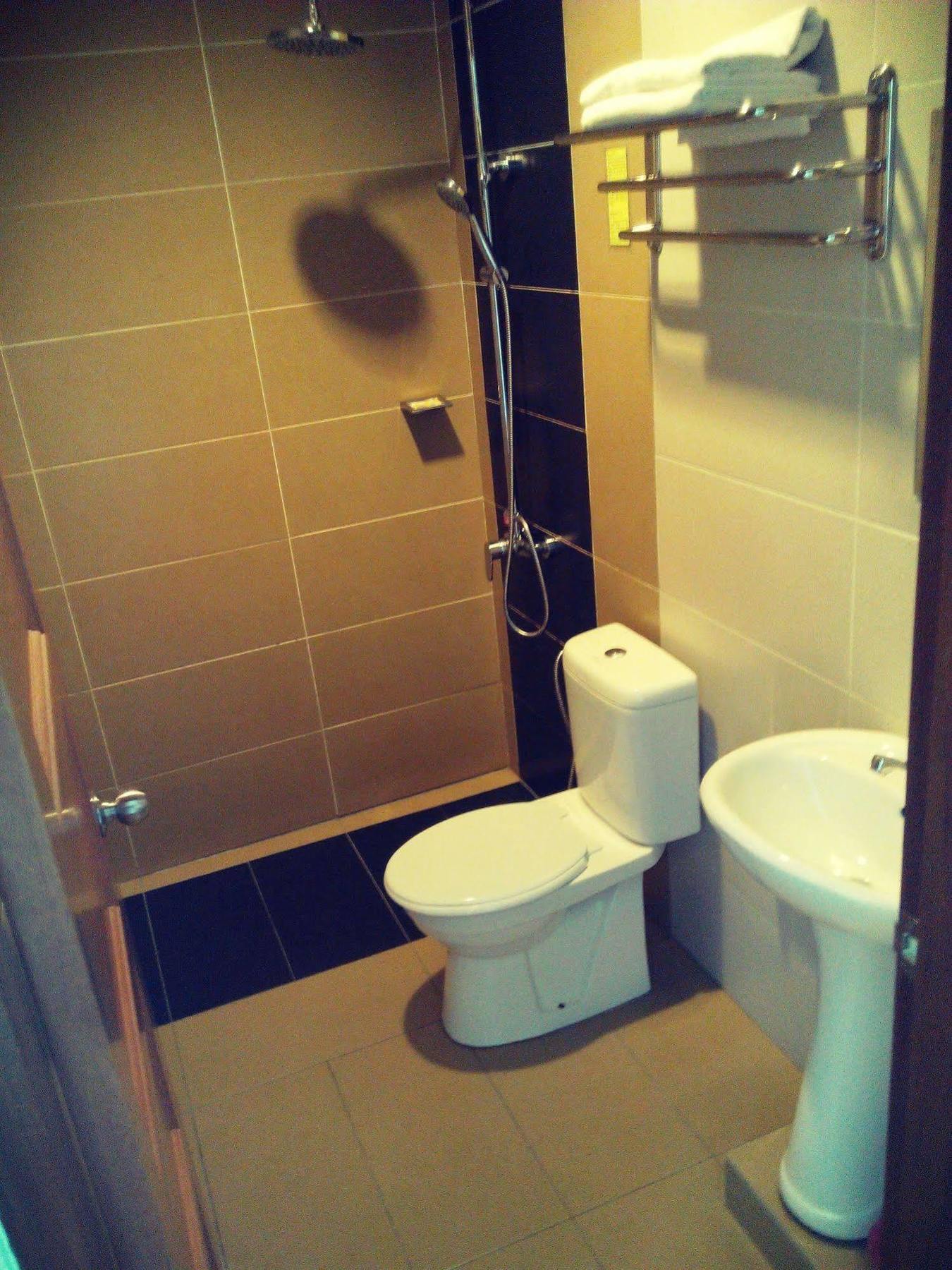 Chicwan Inn Bintulu Extérieur photo